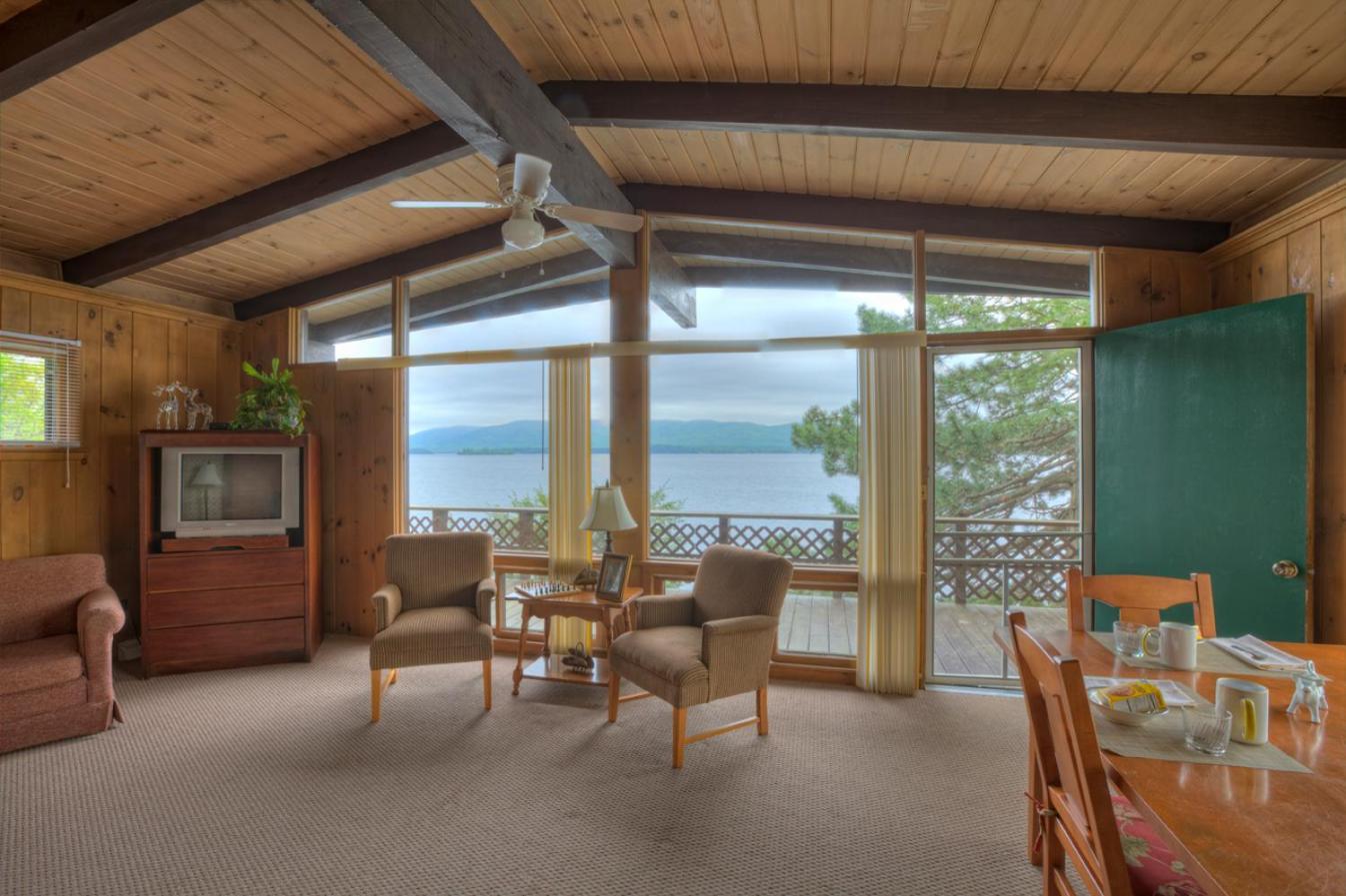 Sun Castle Resort Lake George Esterno foto