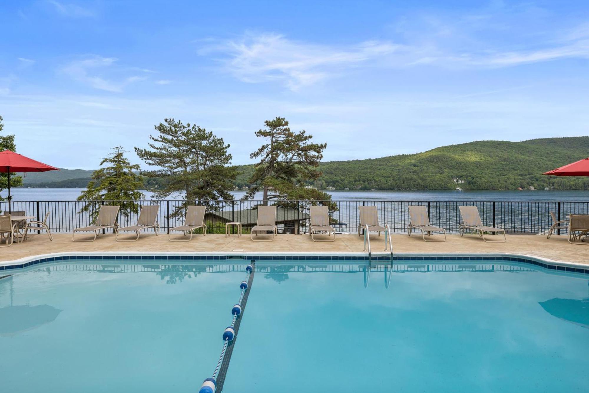 Sun Castle Resort Lake George Esterno foto
