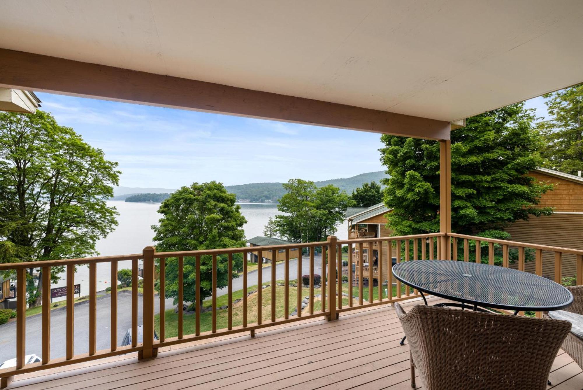 Sun Castle Resort Lake George Esterno foto