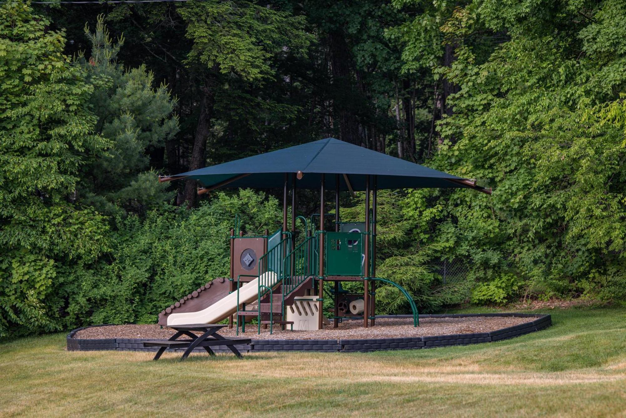 Sun Castle Resort Lake George Esterno foto